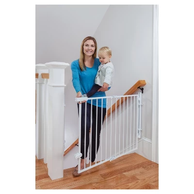 Safety 1st Ready To Install Gate, Fits Between 29" And 42" 1 Safety 1st Ready To Install Gate, Fits Between 29" And 42"