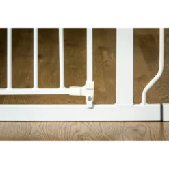 Regalo Easy Step Metal Walk Through Gate -Chicco Kids Shop GUEST 2ae55c33 d64d 4dc5 a5a2 511060bdfb42