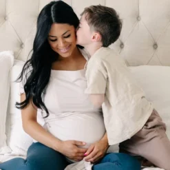 Moby Bump & Beyond T-Shirt Wrap Baby Carrier - Ivory - S -Chicco Kids Shop GUEST 2b96bfe4 e743 4ae7 97e9 c3eb5ac6810c