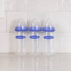 Lansinoh Baby Bottles For Breastfeeding Babies With 3 Medium Flow Nipples (Size 3M) - 8oz/3ct