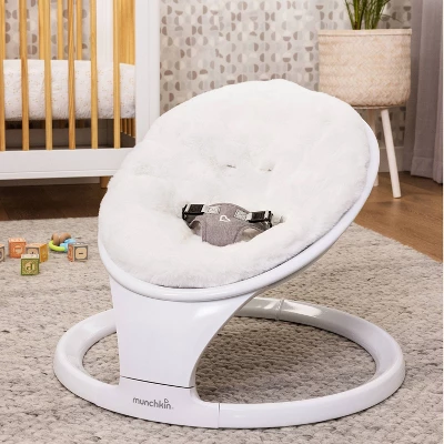Munchkin Premium Ultra-Soft Faux Fur Baby Swing - White 4 Munchkin Premium Ultra-Soft Faux Fur Baby Swing - White - Image 4