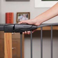 Toddleroo By North States Deco Woodcraft Steel Gate With Auto-Close -Chicco Kids Shop GUEST 806a54ba 0cbf 4fc4 9526 5902af99bf7d