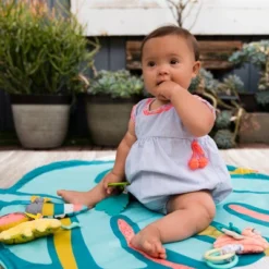 Infantino Go Gaga! 4-In-1 Twist & Fold Activity Gym & Play Mat - Tropical -Chicco Kids Shop GUEST 970ec44c 8185 43c3 9dc8 bb0b8748f4ac