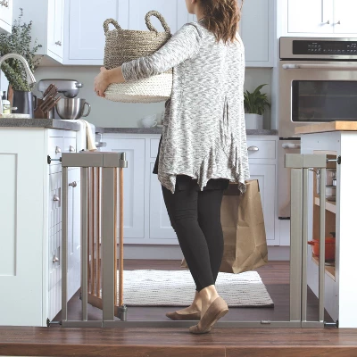 Summer Infant West End Safety Gate 2 Summer Infant West End Safety Gate - Image 2