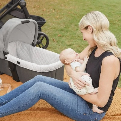 Graco Modes Premier Universal Carry Cot 1 Graco Modes Premier Universal Carry Cot