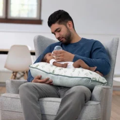 Boppy Organic Original Support Nursing Pillow Cover - Green Leaves -Chicco Kids Shop GUEST c5924535 cc87 4108 9781 add87731084b