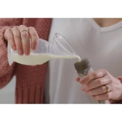 Haakaa Breast Pump With Suction Base And White Flower Stopper - 5oz -Chicco Kids Shop GUEST d42d2fc0 cde2 49ed ac2b 9d9cdb33aedc