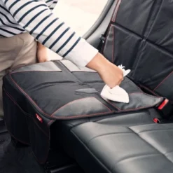 Diono Ultra Mat Full Size Car Seat Protector For Under Car Seat With 3 Mesh Storage Pockets Crashed Tested - Black -Chicco Kids Shop GUEST fd3bc1d0 e288 4995 a049 02b47840bf08